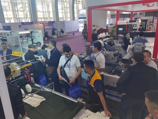 เครื่องเคลือบขลุ่ยกระดาษลูกฟูกอัตโนมัติ ได้รับการรับรอง CE