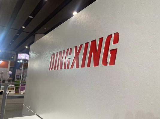 เครื่องเคลือบบัตรฟลุตความเร็วสูงแบบอินไลน์ด้วยกระดาษแข็งพร้อมเครื่องเรียงฟลิปอัตโนมัติ